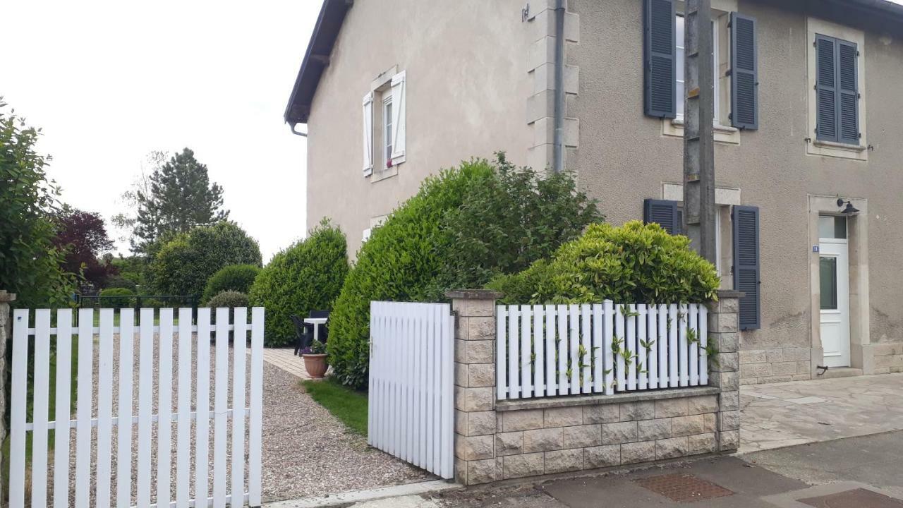 Gite Aux Lauriers Lacroix-sur-Meuse Exterior foto